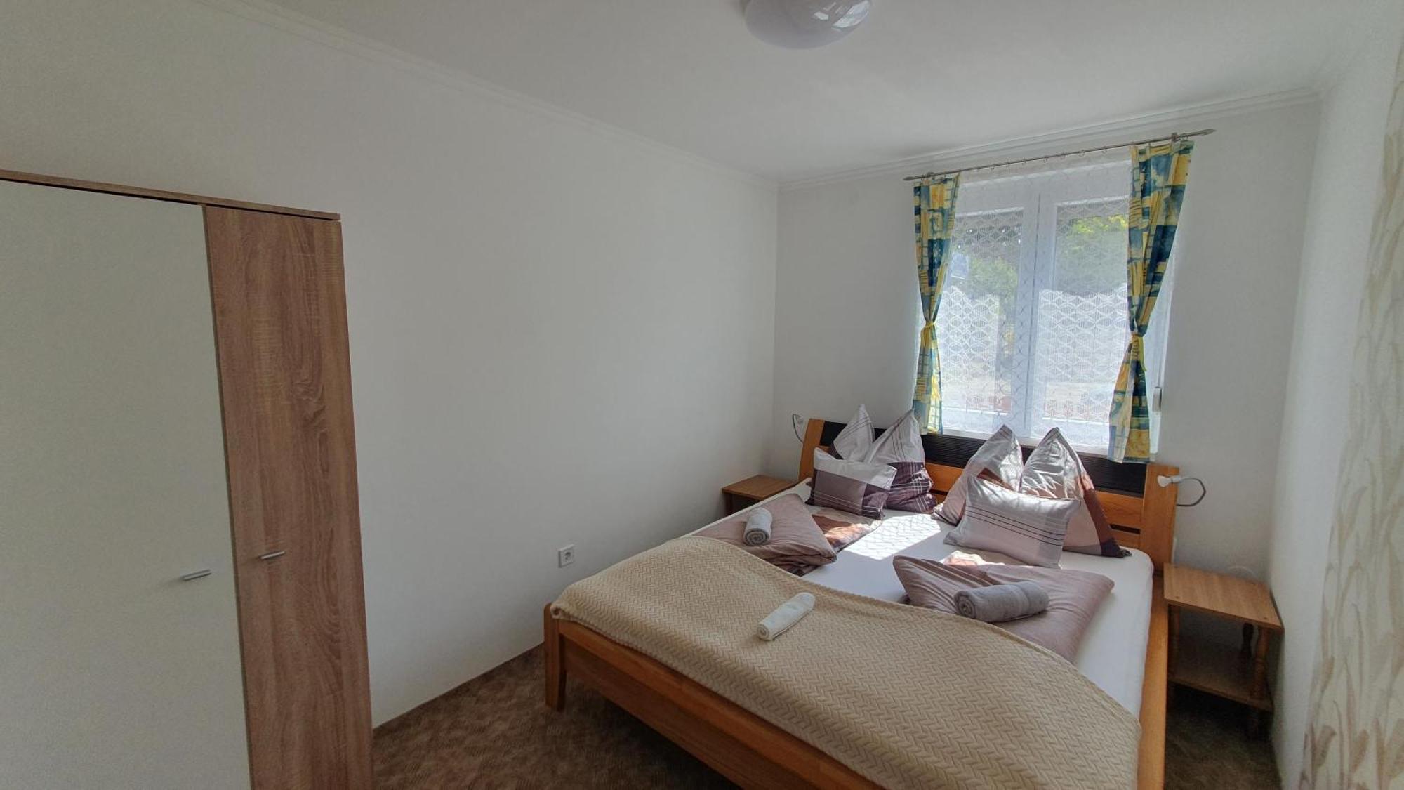 Berbe Apartman Balatonlelle Rum bild